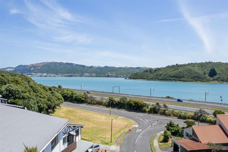 Photo of property in 5 Brora Crescent, Papakowhai, Porirua, 5024