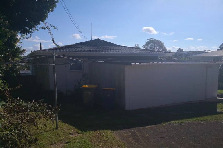 Photo of property in 1/454 East Coast Road, Windsor Park, Auckland, 0630