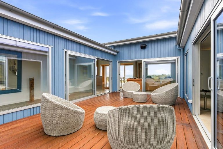 Photo of property in 127 Highland Drive, Acacia Bay, Taupo, 3385