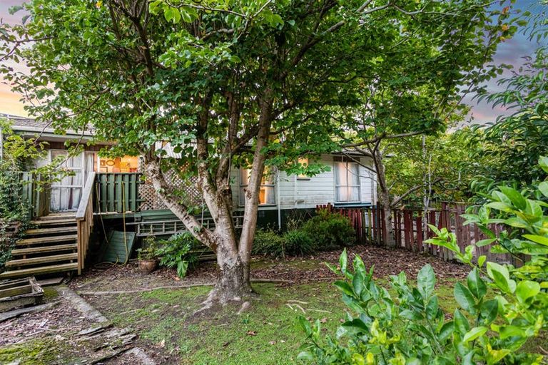 Photo of property in 138 Waimumu Road, Massey, Auckland, 0614