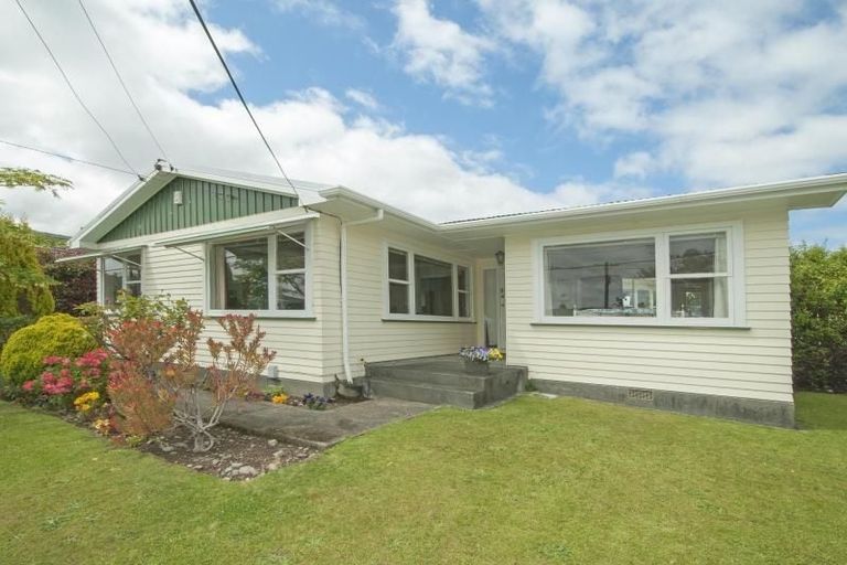 Photo of property in 27 Rosebank Avenue, Avalon, Lower Hutt, 5011