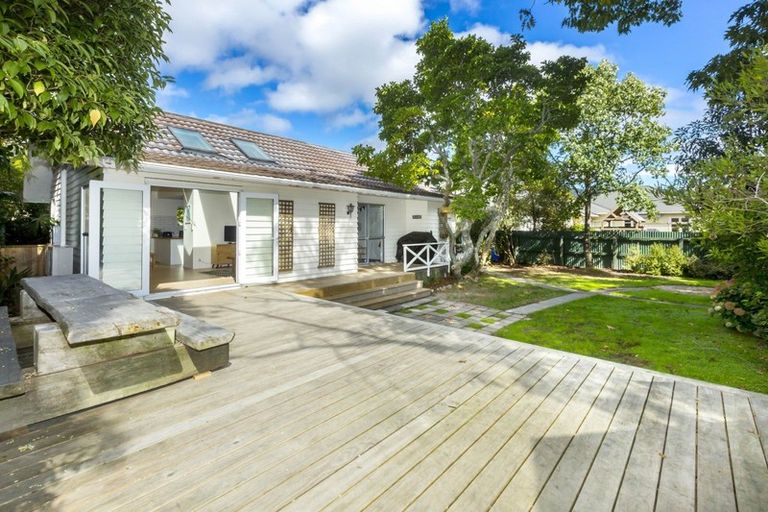 Photo of property in 23a Heretaunga Square, Silverstream, Upper Hutt, 5019