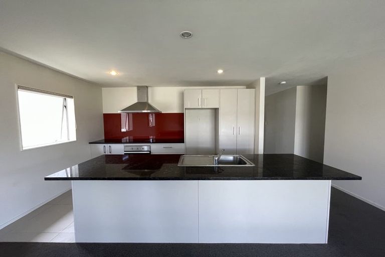 Photo of property in 4 Popokatea Drive, Takanini, 2112