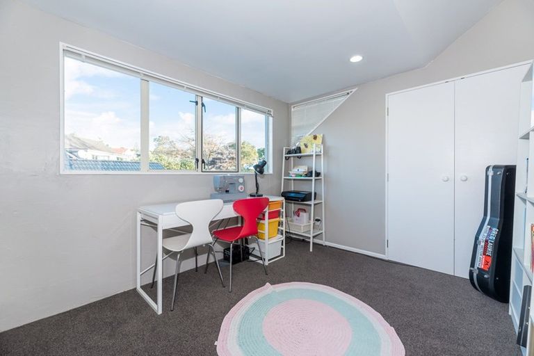 Photo of property in 473 Don Buck Road, Massey, Auckland, 0614