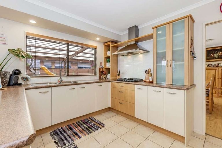 Photo of property in 39 Croftview Road, Wattle Downs, Auckland, 2103