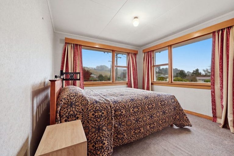 Photo of property in 8 Bell Crescent, Concord, Dunedin, 9018