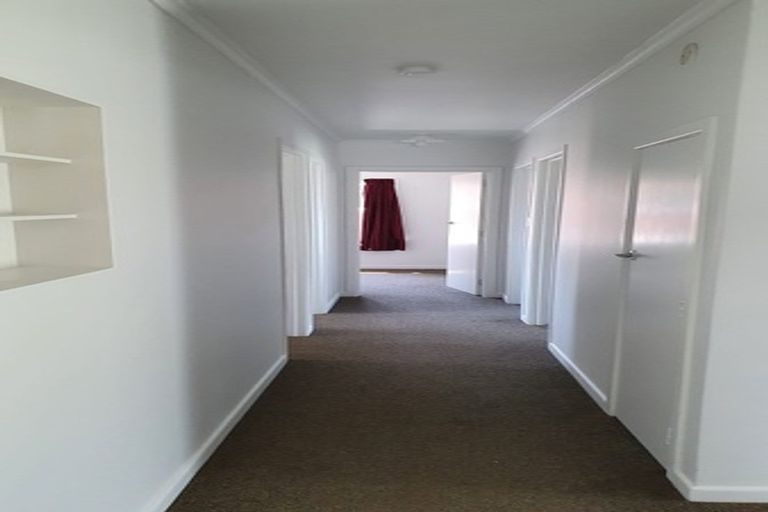 Photo of property in 14 Te Kanawa Crescent, Henderson, Auckland, 0610