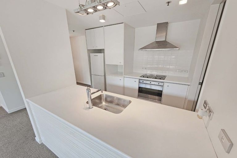 Photo of property in Montreaux Apartments, 2k/164 The Terrace, Wellington Central, Wellington, 6011