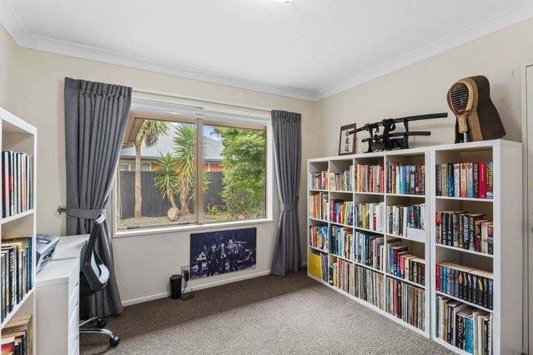 Photo of property in 107 Inwoods Close, Parklands, Christchurch, 8083