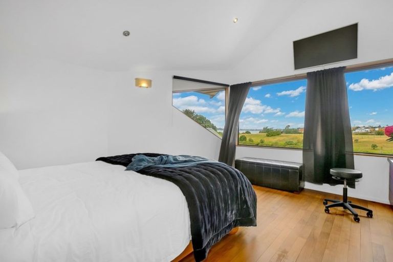 Photo of property in 8 Lister Street, Point Chevalier, Auckland, 1022