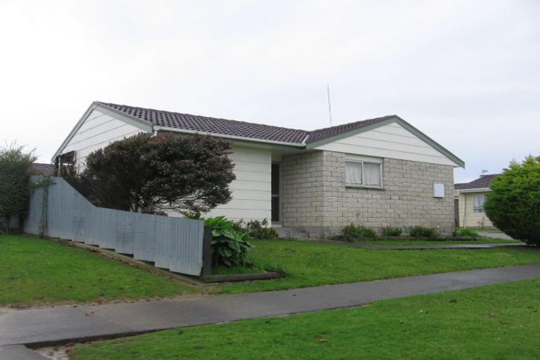 Photo of property in 33 Mcleavey Drive, Kelvin Grove, Palmerston North, 4414