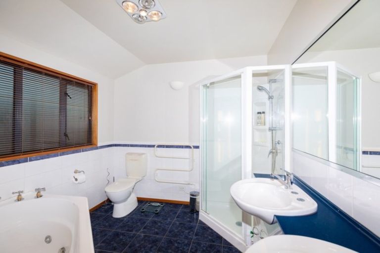 Photo of property in 15 Neptune Place, Waimairi Beach, Christchurch, 8083