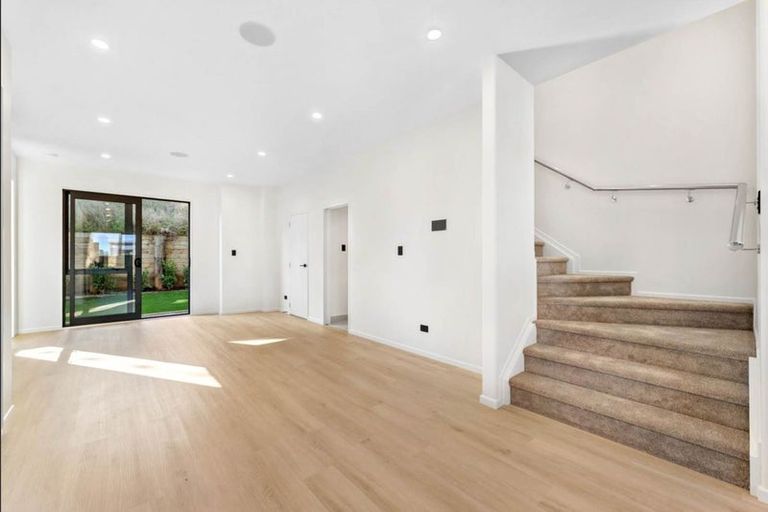 Photo of property in 71 Taukahiwi Road, Pukekohe, 2120