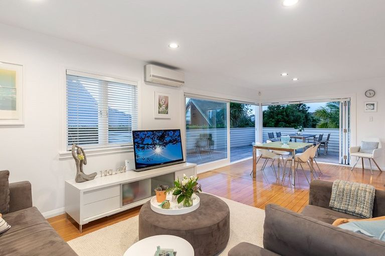 Photo of property in 121 Warnock Street, Westmere, Auckland, 1022