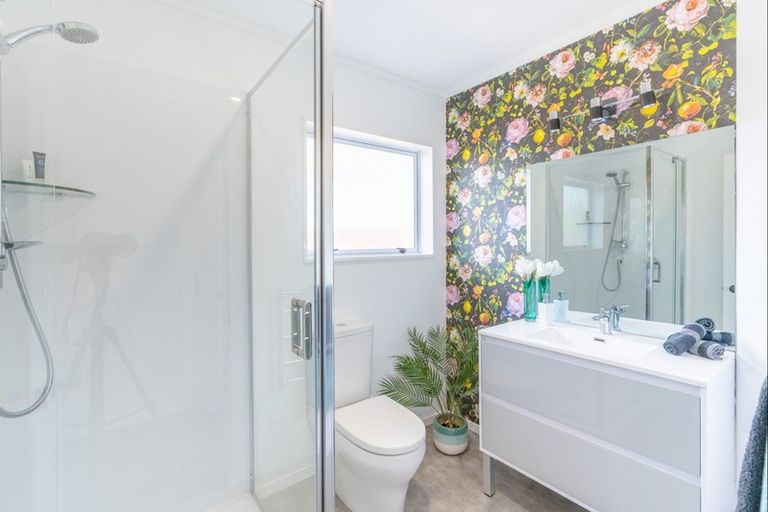 Photo of property in 33c Mana Esplanade, Paremata, Porirua, 5026