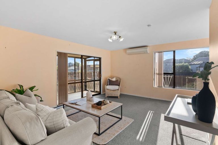 Photo of property in 8 Hargest Crescent, Sydenham, Christchurch, 8023