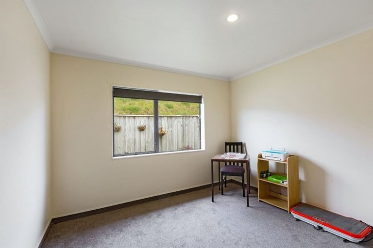 Photo of property in 17 Sams Way, Raumati South, Paraparaumu, 5032