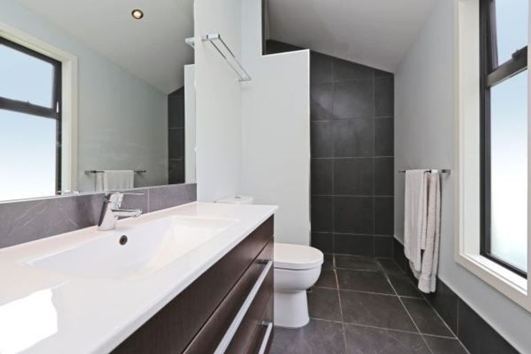 Photo of property in 6 Kempton Park Lane, Havelock North, 4130