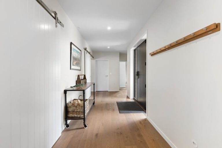 Photo of property in 2 Avalanche Place, Wanaka, 9305