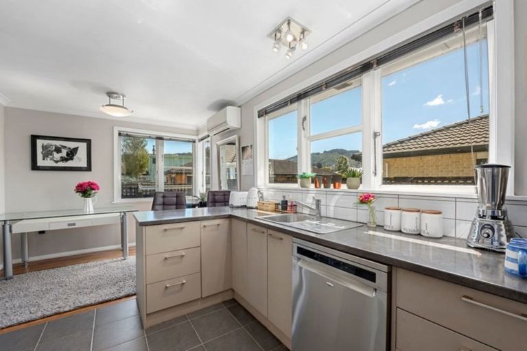 Photo of property in 30 Sheridan Crescent, Trentham, Upper Hutt, 5018