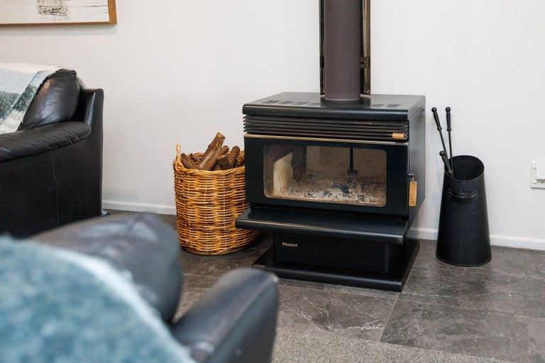 Photo of property in 4 Wake Place, Aokautere, Palmerston North, 4471