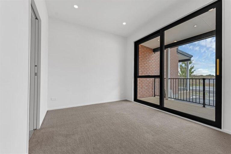 Photo of property in 12 Waimarie Drive, Karaka, 2578