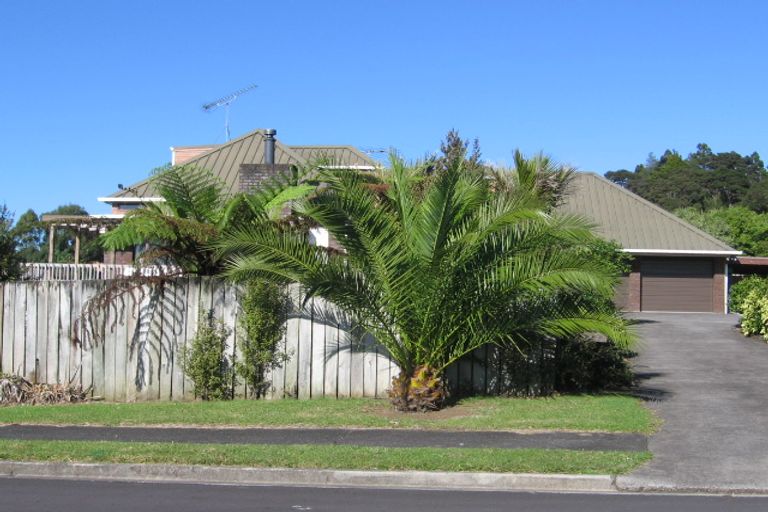 Photo of property in 32 Laingfield Terrace, Laingholm, Auckland, 0604
