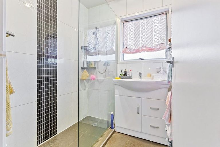 Photo of property in 1/11 Zita Maria Drive, Massey, Auckland, 0614