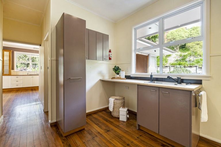 Photo of property in 11 Orite Drive, Mangorei, New Plymouth, 4371