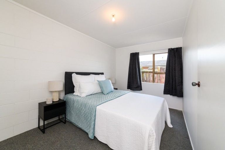 Photo of property in 9 Denver Place, Milson, Palmerston North, 4414
