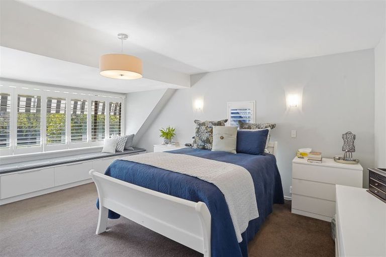 Photo of property in 33 Lavandula Crescent, Burnside, Christchurch, 8042