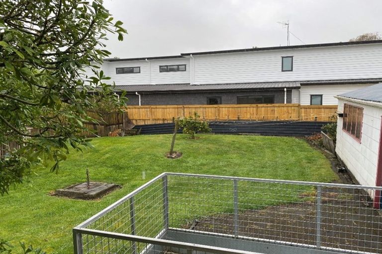 Photo of property in 25 Gilbass Avenue, Hamilton Lake, Hamilton, 3204