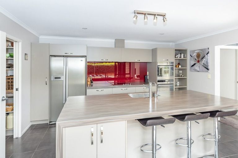 Photo of property in 8 Compton Grove, Huntington, Hamilton, 3210