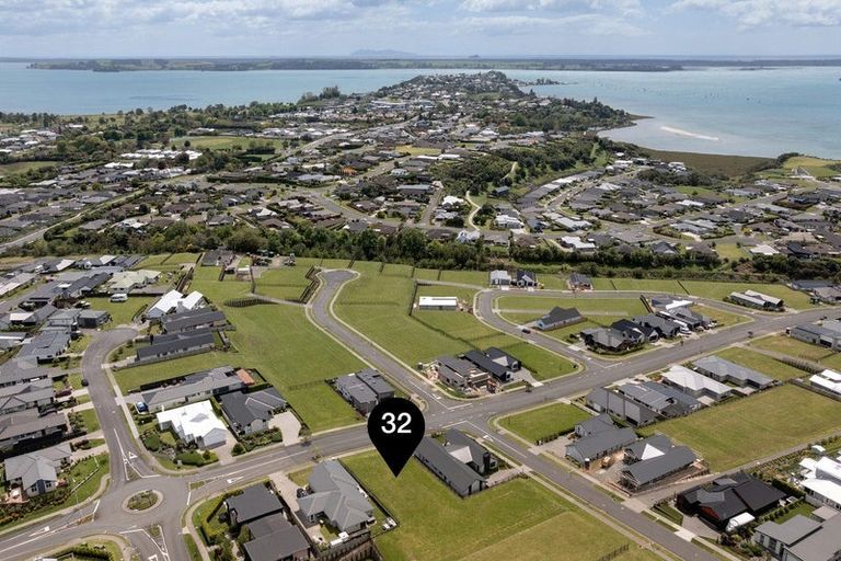 Photo of property in 32 Ridge Drive, Omokoroa, 3114