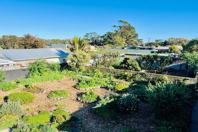 Photo of property in 368 South Road, Omata, New Plymouth, 4374