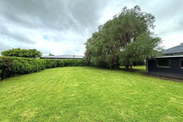 Photo of property in 37 Shortt Avenue, Mangere Bridge, Auckland, 2022