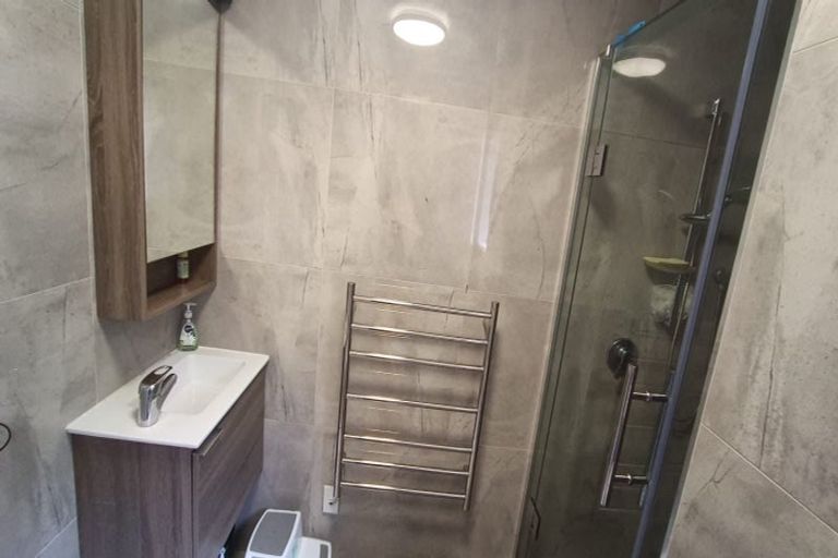 Photo of property in 32 Chatswood Grove, Chatswood, Auckland, 0626