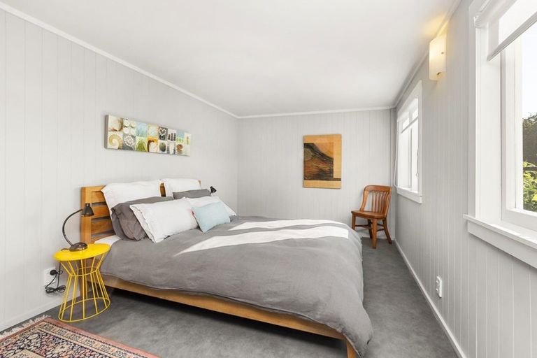 Photo of property in 2 Government Road, Raglan, 3225