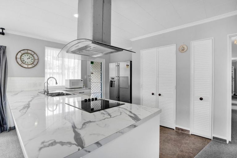 Photo of property in 14 Heaphy Road, Opunake, 4616