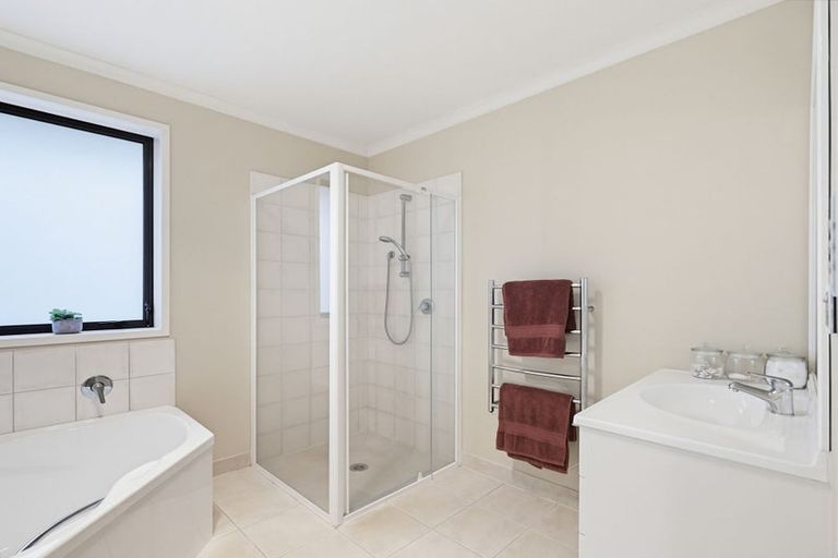 Photo of property in 39a Max Short Drive, Pukekohe, 2120