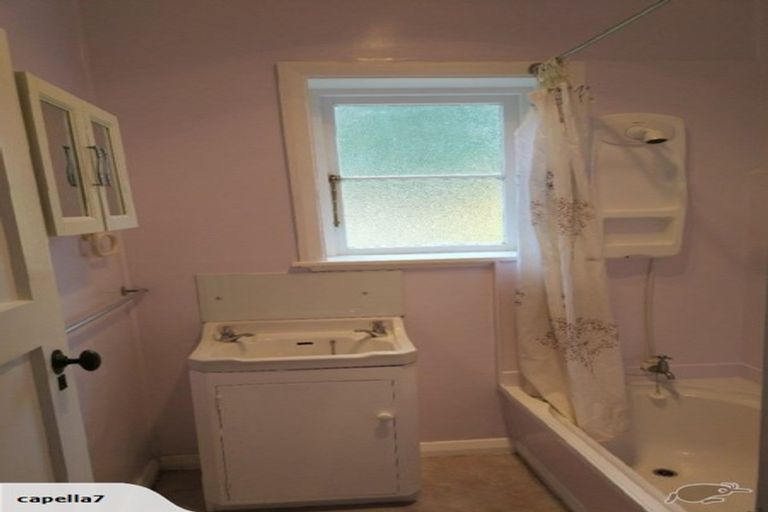 Photo of property in 21 Sydenham Street, Northland, Wellington, 6012