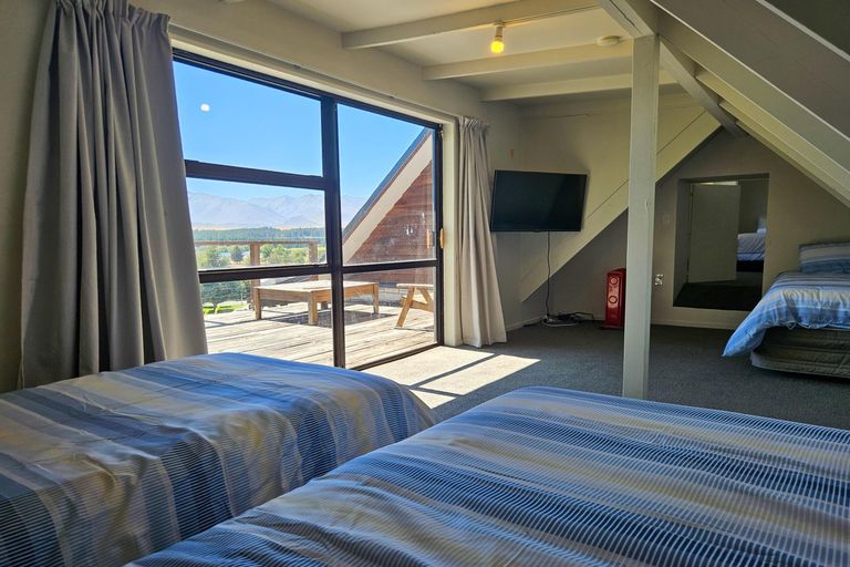 Photo of property in 4 Hamilton Drive, Lake Tekapo, 7999