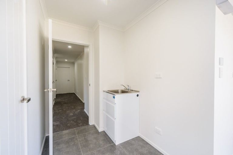 Photo of property in 1 Rangeview Drive, Kelvin Grove, Palmerston North, 4414