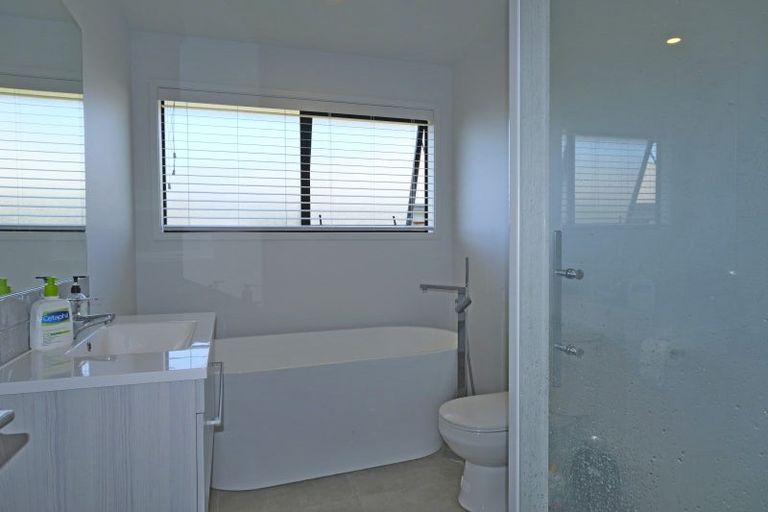 Photo of property in 39 Huka Heights Drive, Rangatira Park, Taupo, 3330