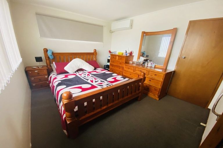 Photo of property in 23b Kelman Road, Kelston, Auckland, 0602