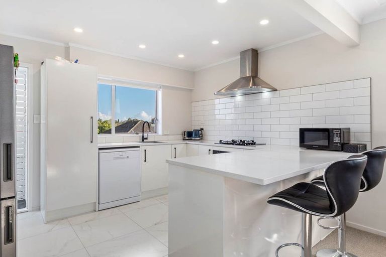 Photo of property in 2/15 Kohiwi Road, Manurewa, Auckland, 2102