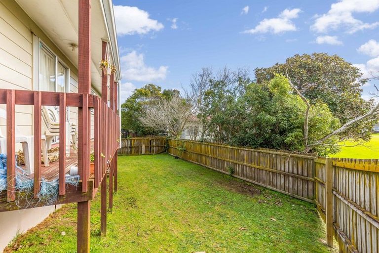 Photo of property in 2/6 Bundena Place, Clendon Park, Auckland, 2103