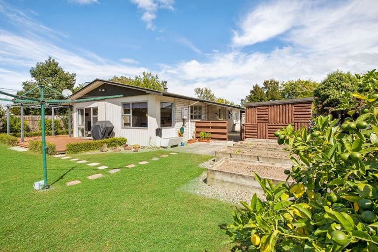 Photo of property in 61 Abraham Crescent, Milson, Palmerston North, 4414