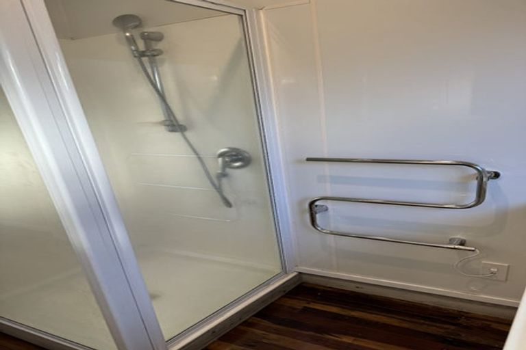 Photo of property in 2/36 Quebec Road, Milford, Auckland, 0620