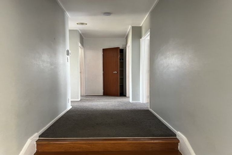 Photo of property in 41 Cascades Road, Pakuranga Heights, Auckland, 2010